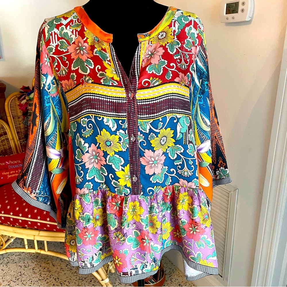 JOHNNY WAS Kimono Sleeve Multi Floral Print Silk Top! Gorgeous and Colorful!
